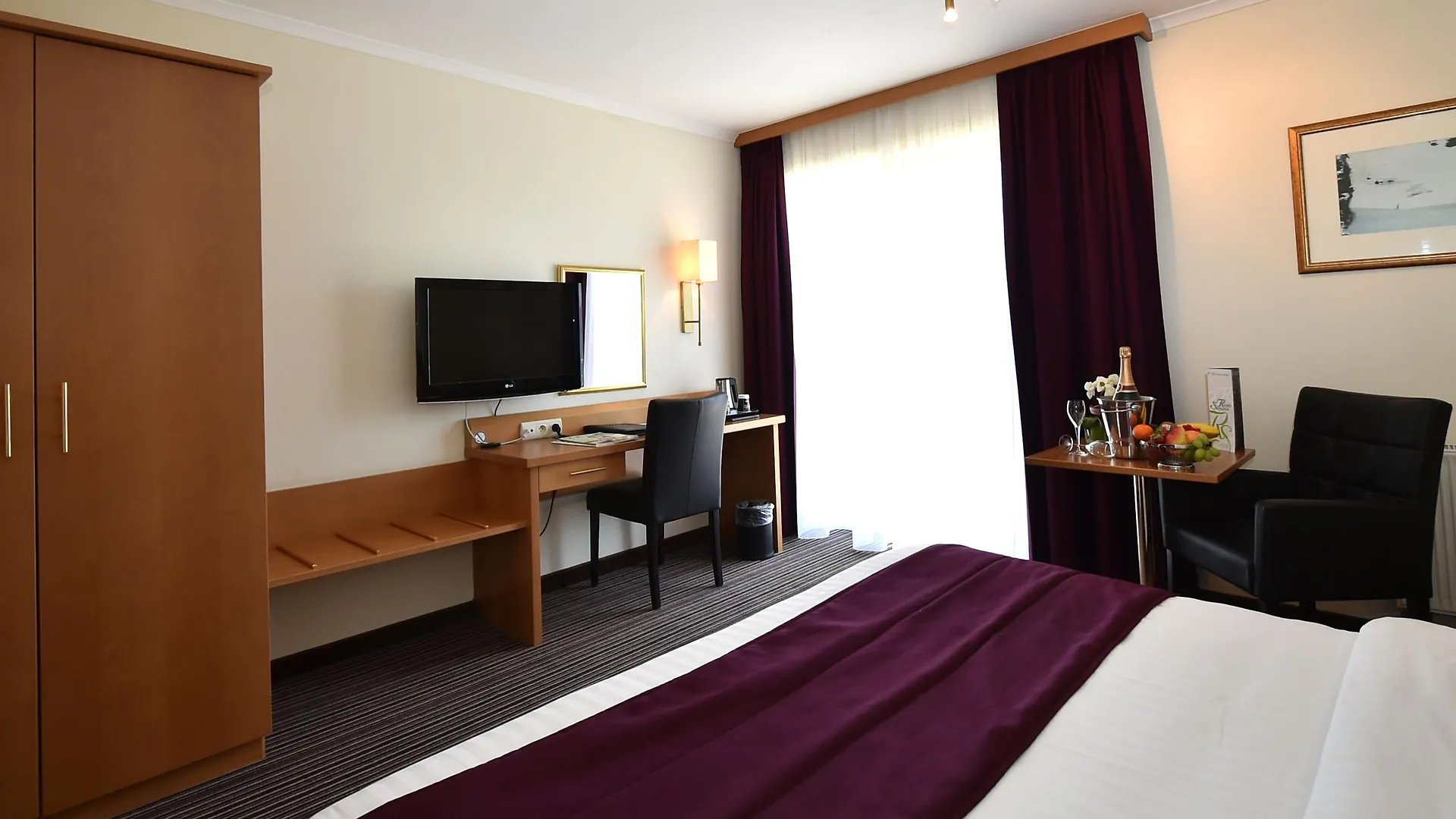 Hotel Charleroi Airport - Van Der Valk 4*,  Belgium