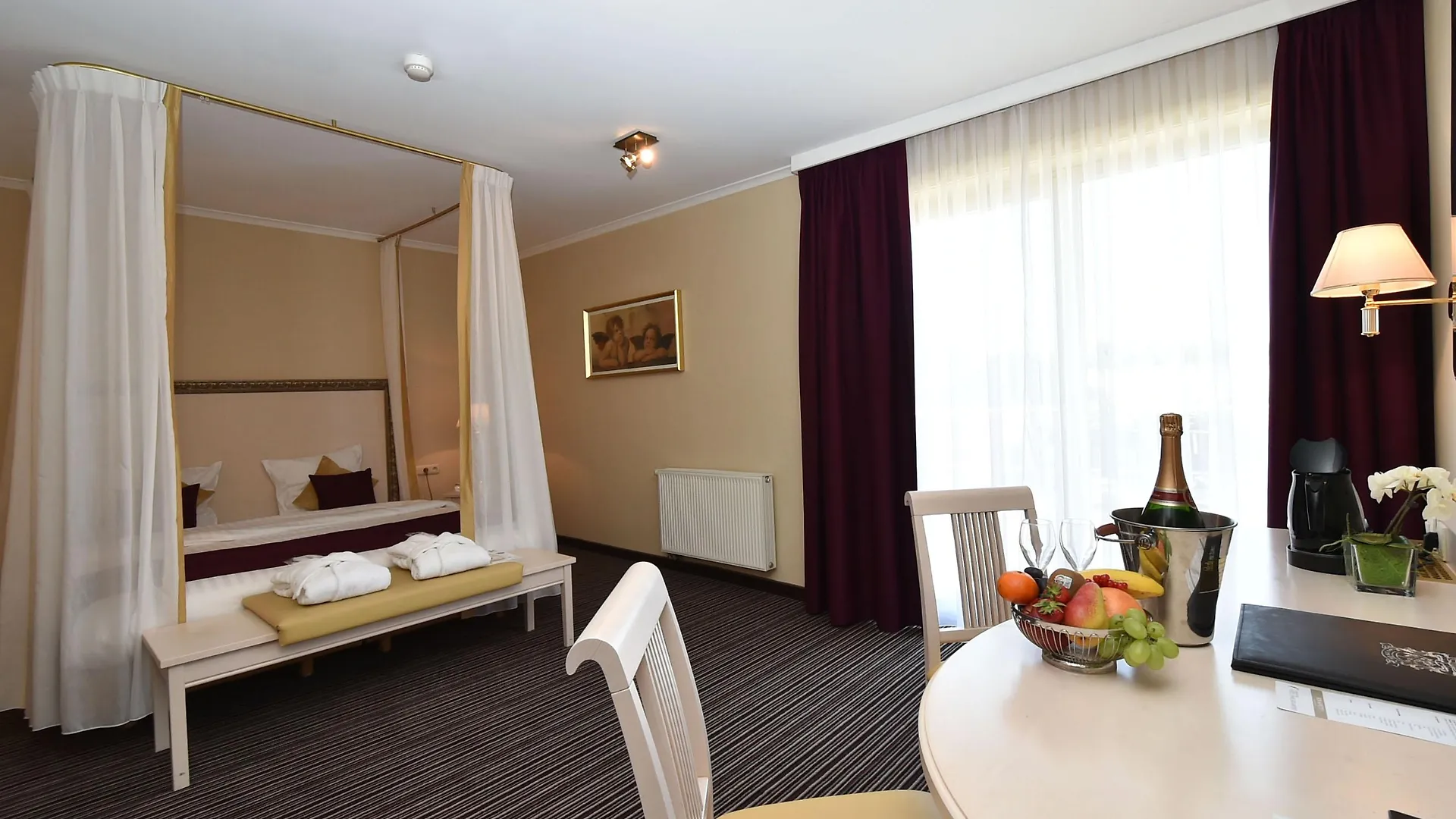 ****  Hotel Charleroi Airport - Van Der Valk Belgium